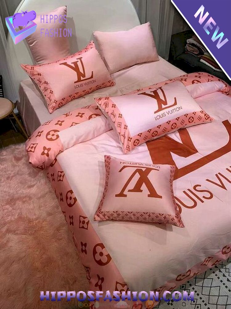 Pink Queen Louis Vuitton Bedding Set
