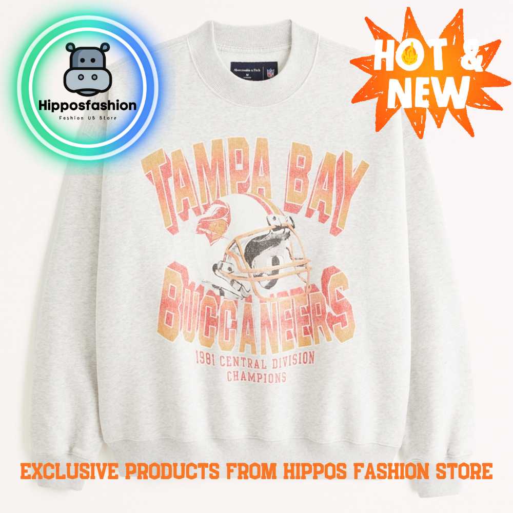Tampa Bay Buccaneers Graphic Crew Sweatshirt